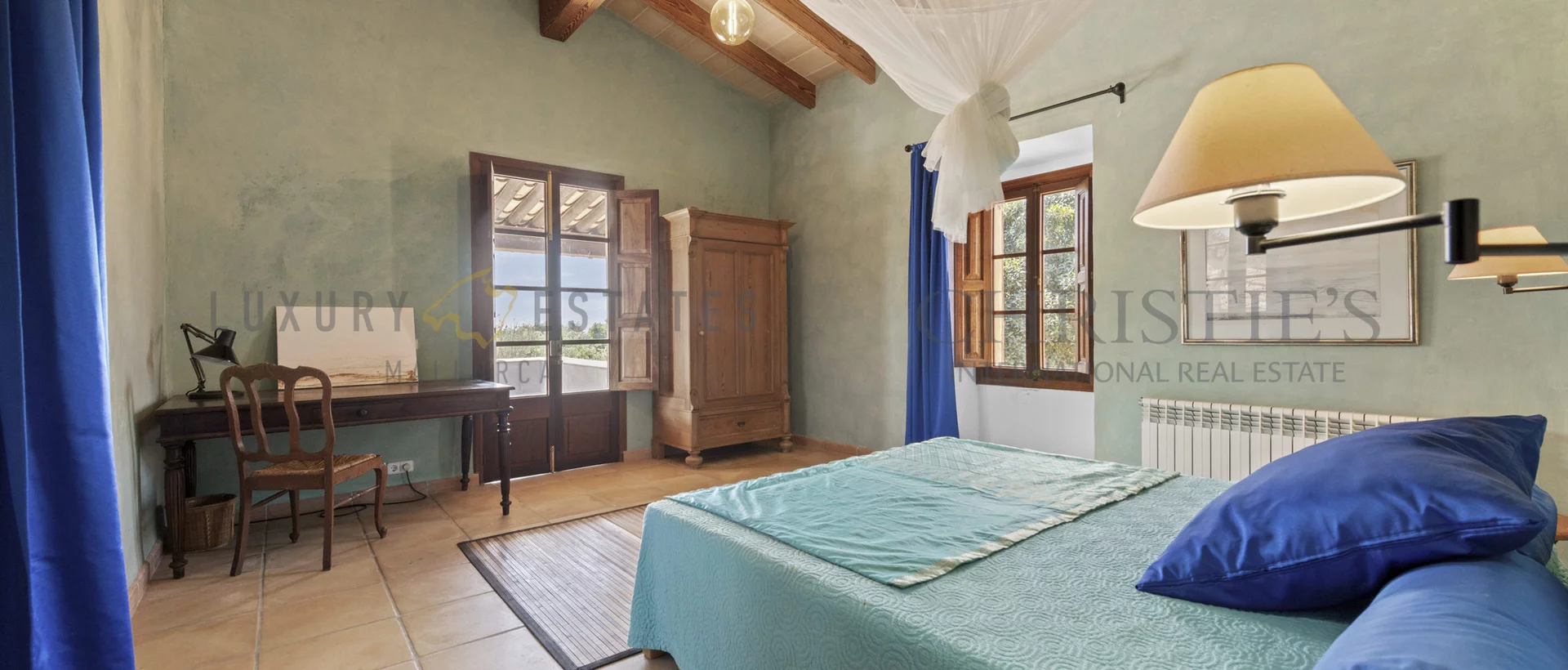 finca histórica de estilo rústico en santanyí  15