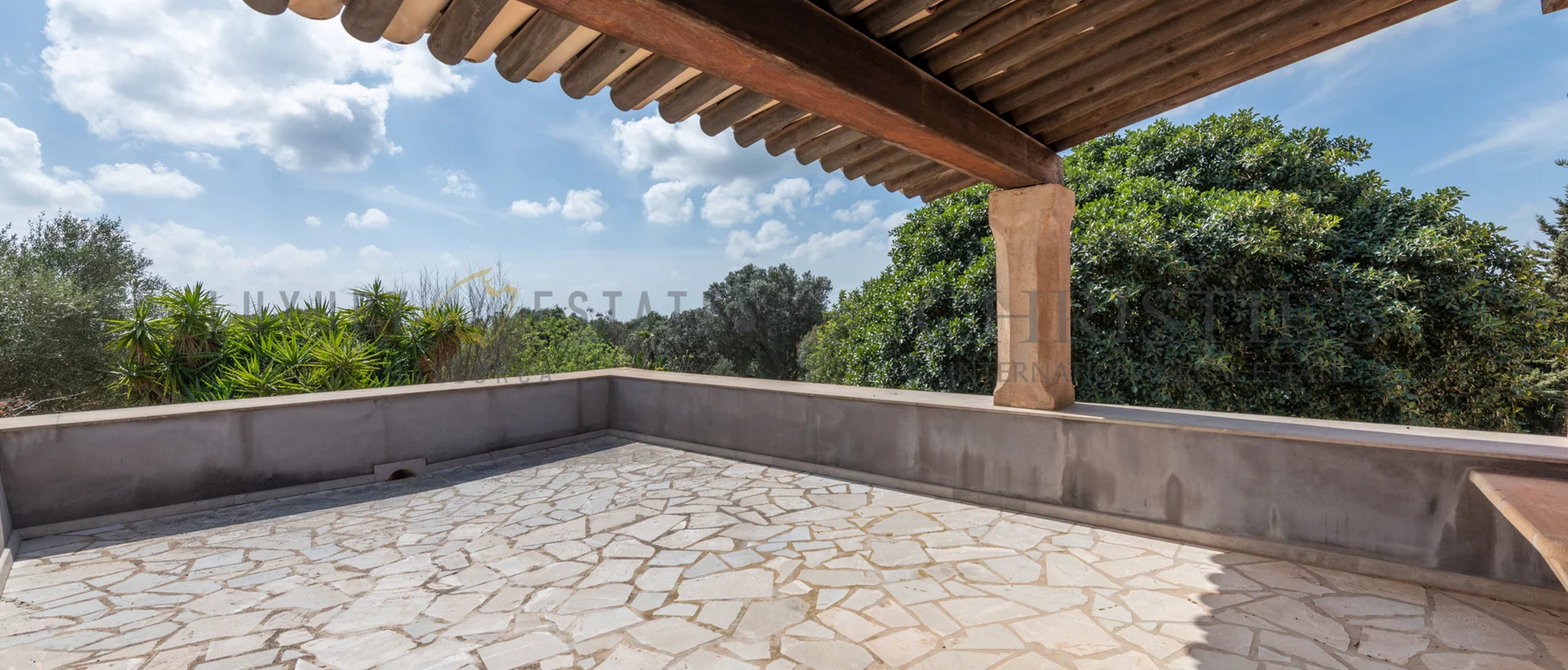 finca histórica de estilo rústico en santanyí  16