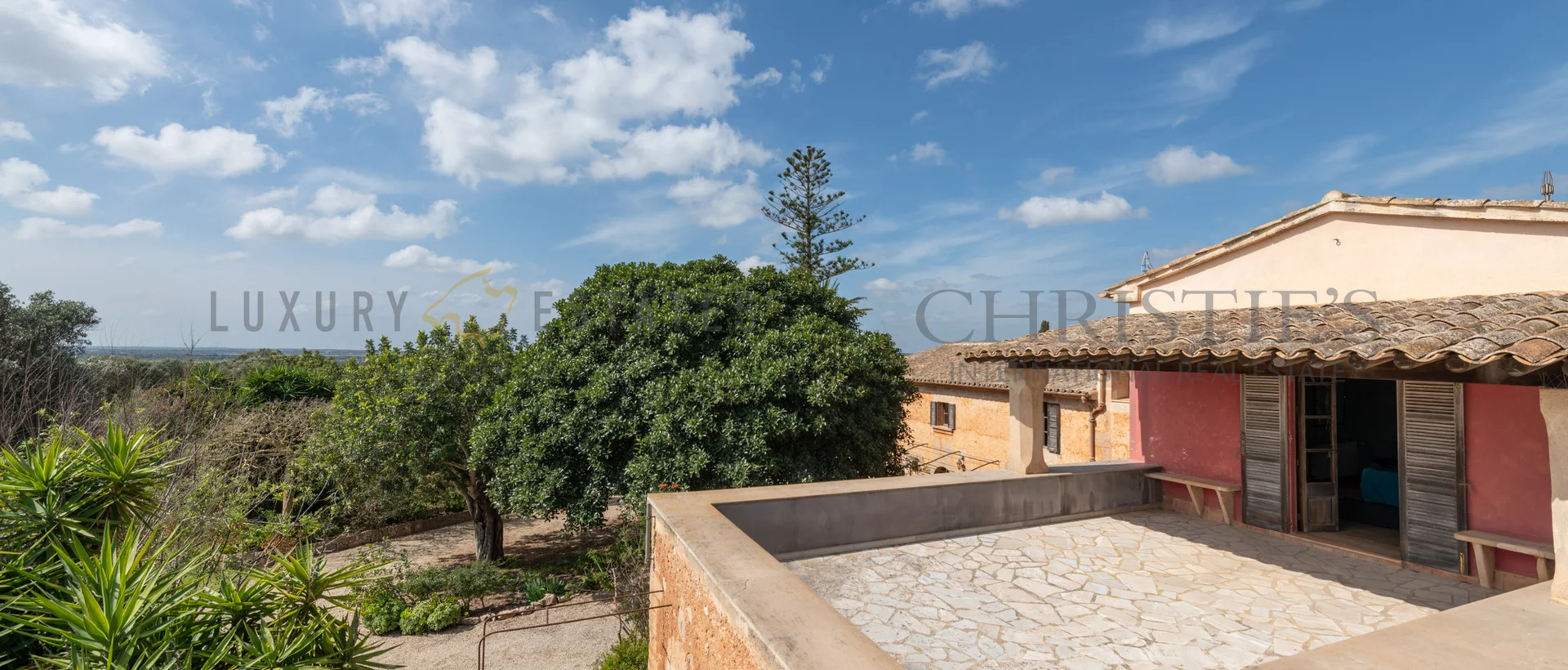 finca histórica de estilo rústico en santanyí  17