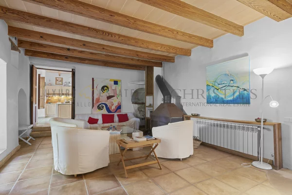 finca histórica de estilo rústico en santanyí  6