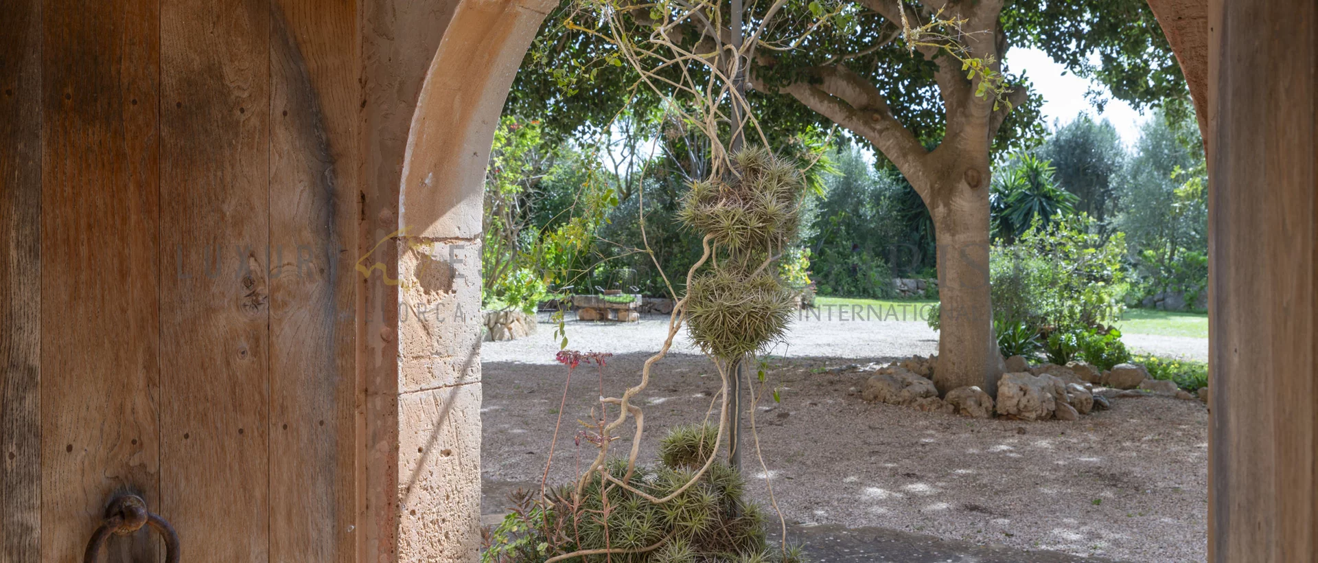 historic rustic finca in santanyi  4