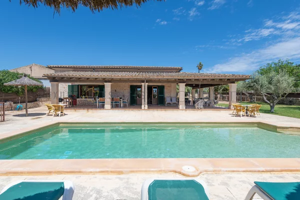 finca en santanyi con licencia de alquiler y piscina 2