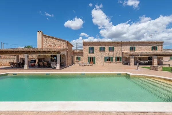 finca en el centro de santanyi con licencia de alquiler