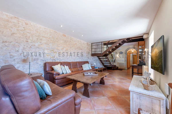 finca en el centro de santanyi con licencia de alquiler