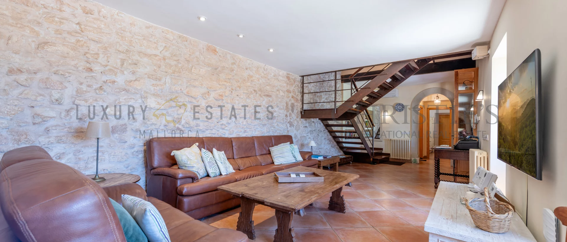 country house in centre of santanyi with rental license
