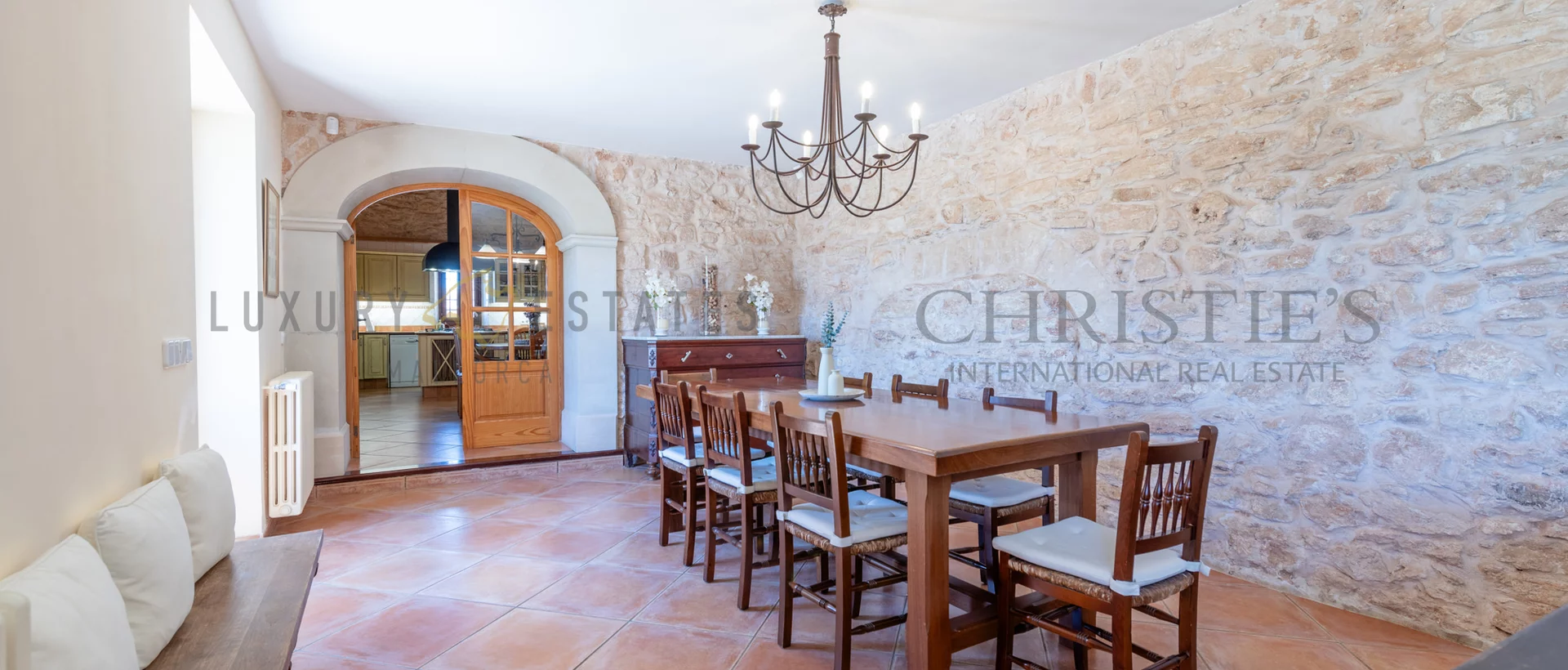 country house in centre of santanyi with rental license