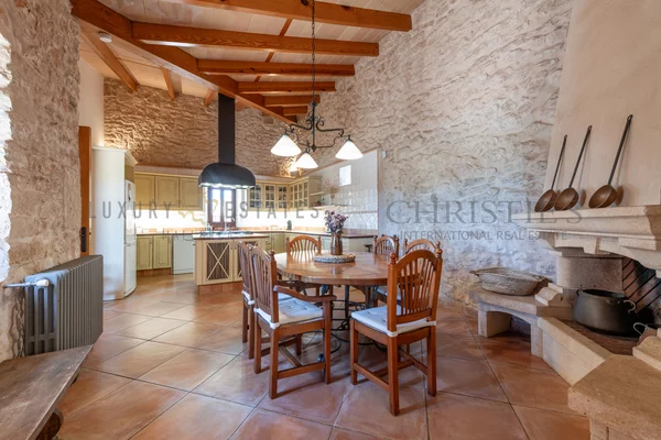 finca en el centro de santanyi con licencia de alquiler