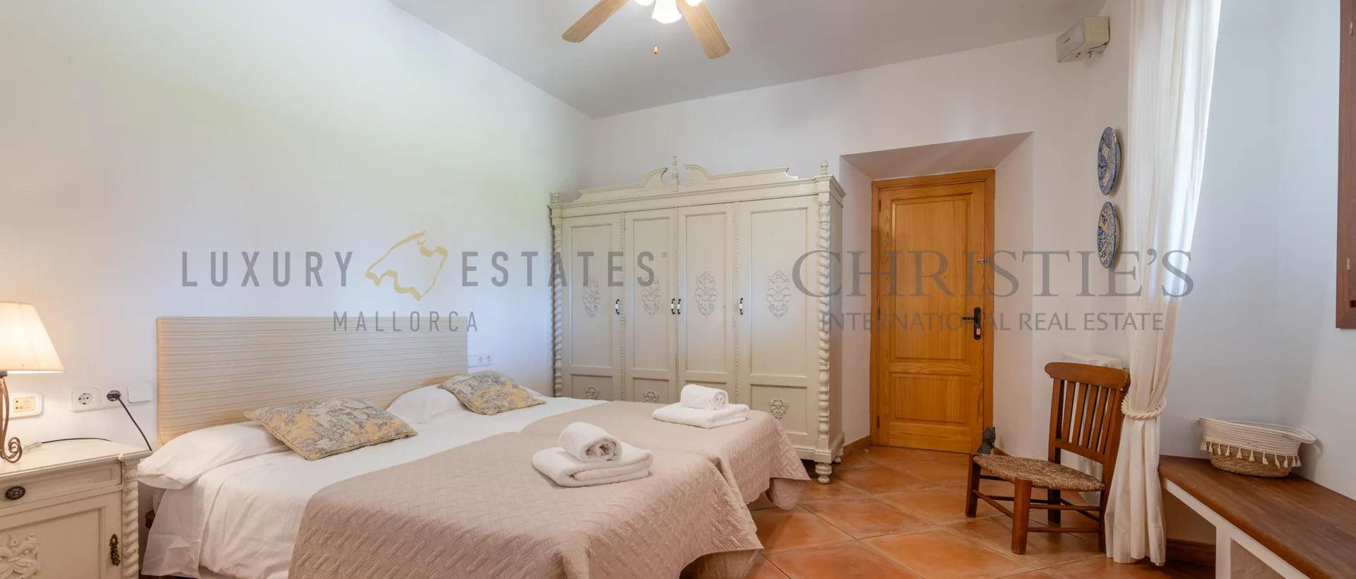country house in centre of santanyi with rental license