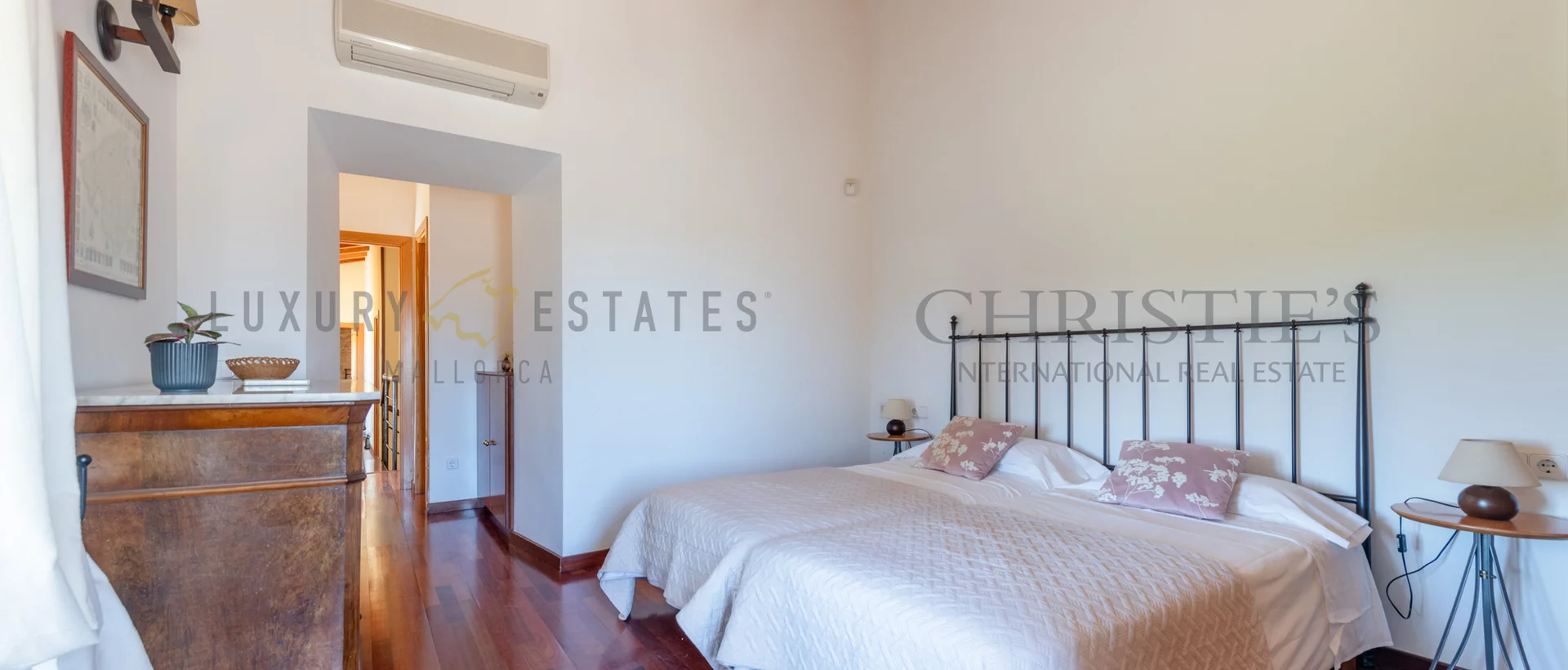 country house in centre of santanyi with rental license