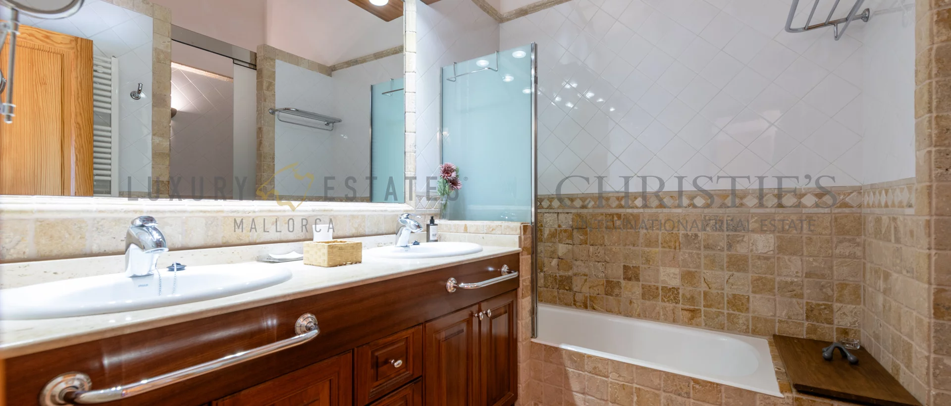country house in centre of santanyi with rental license