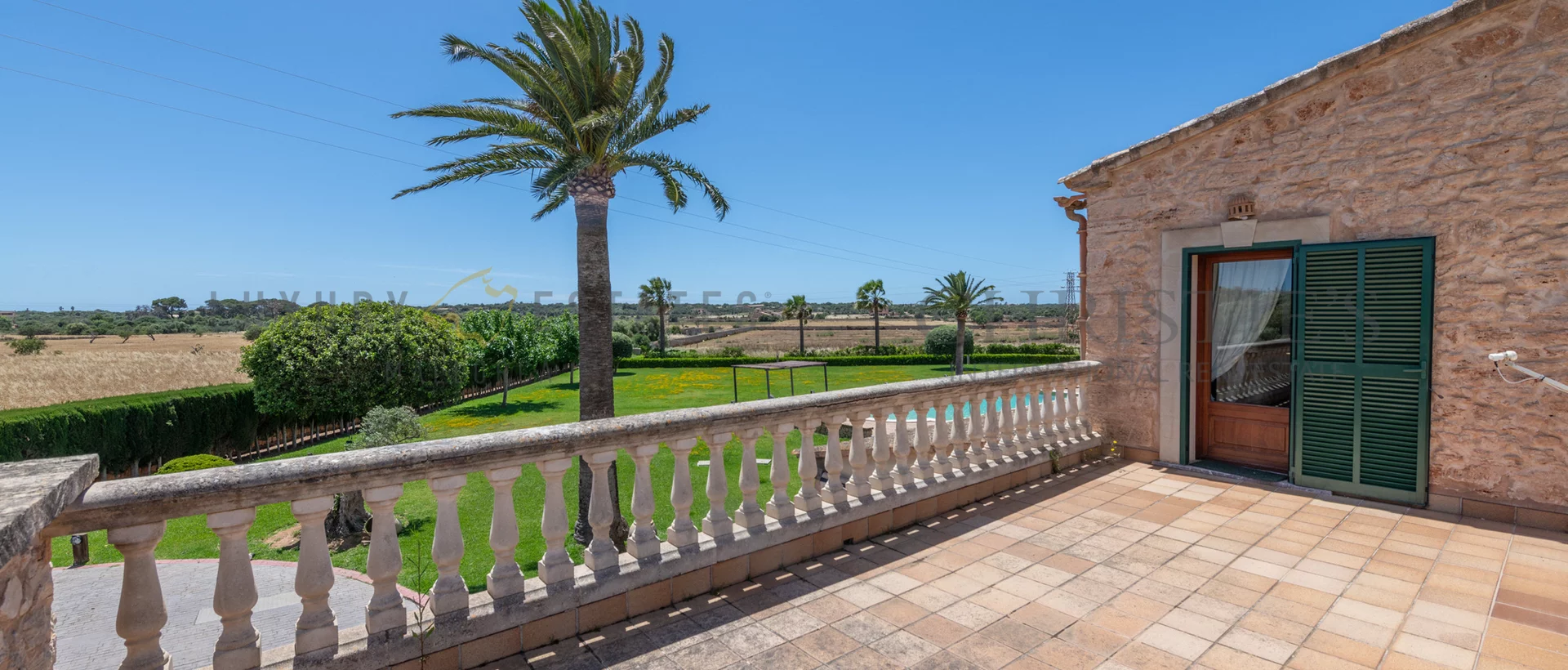 country house in centre of santanyi with rental license