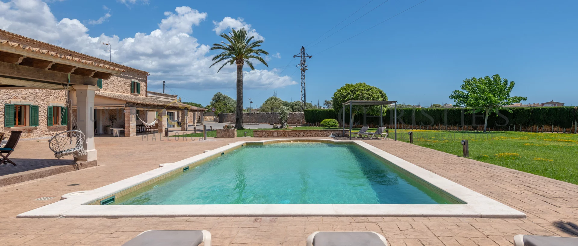 country house in centre of santanyi with rental license